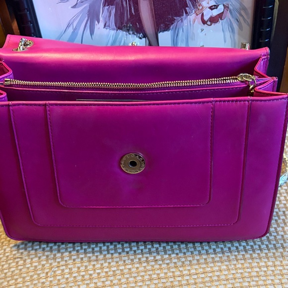 Bulgari Fuchsia Leather Shoulder Bag with Serpenti Head clasp - Picture 10 of 10